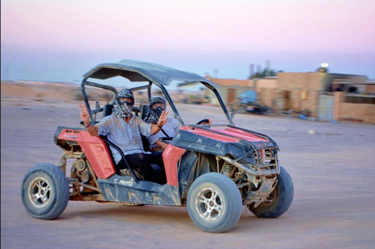Super Safari Hurghada – Buggy und Quad durch die Wüste, Kamel und Beduinen BBQ